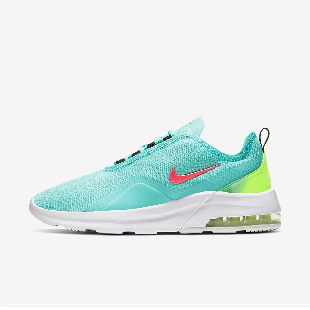 Women’s Nike Air Max Motion 2